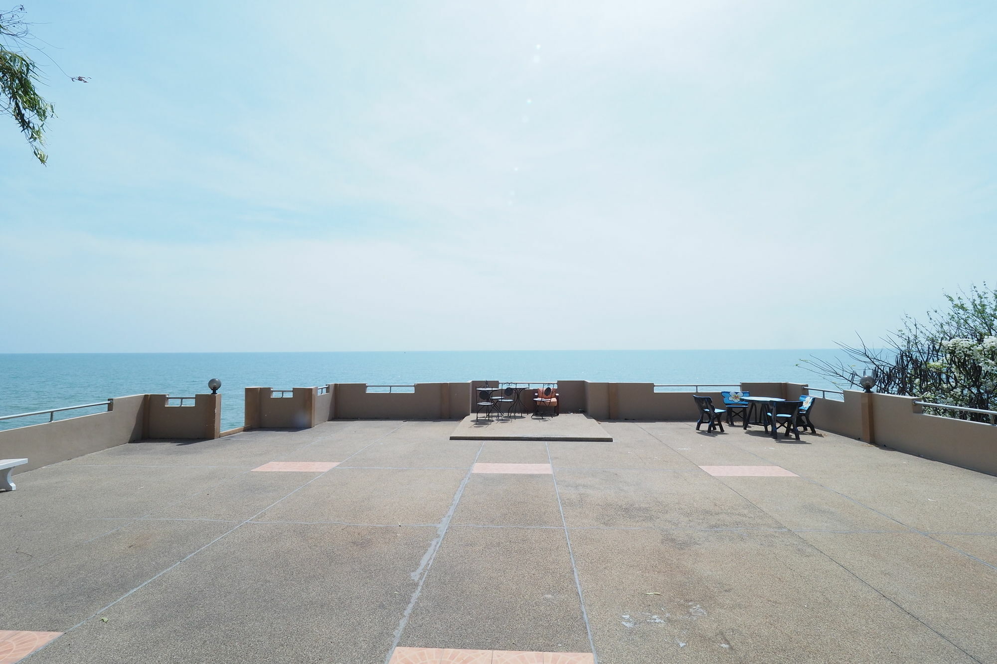 Sea Breeze Guest House Cha-Am Exterior foto